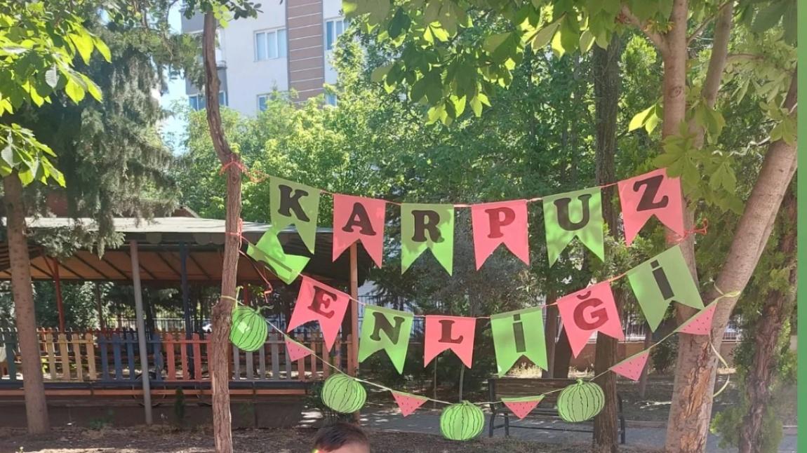 Şirinler sınıfı karpuz şenliğinde 